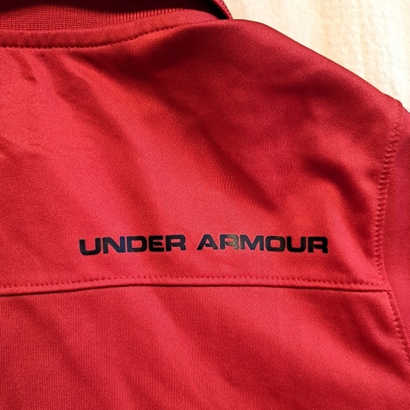 Under Armour boys size YXS red polo loose heat gear, EUC - Picture 4 of 4